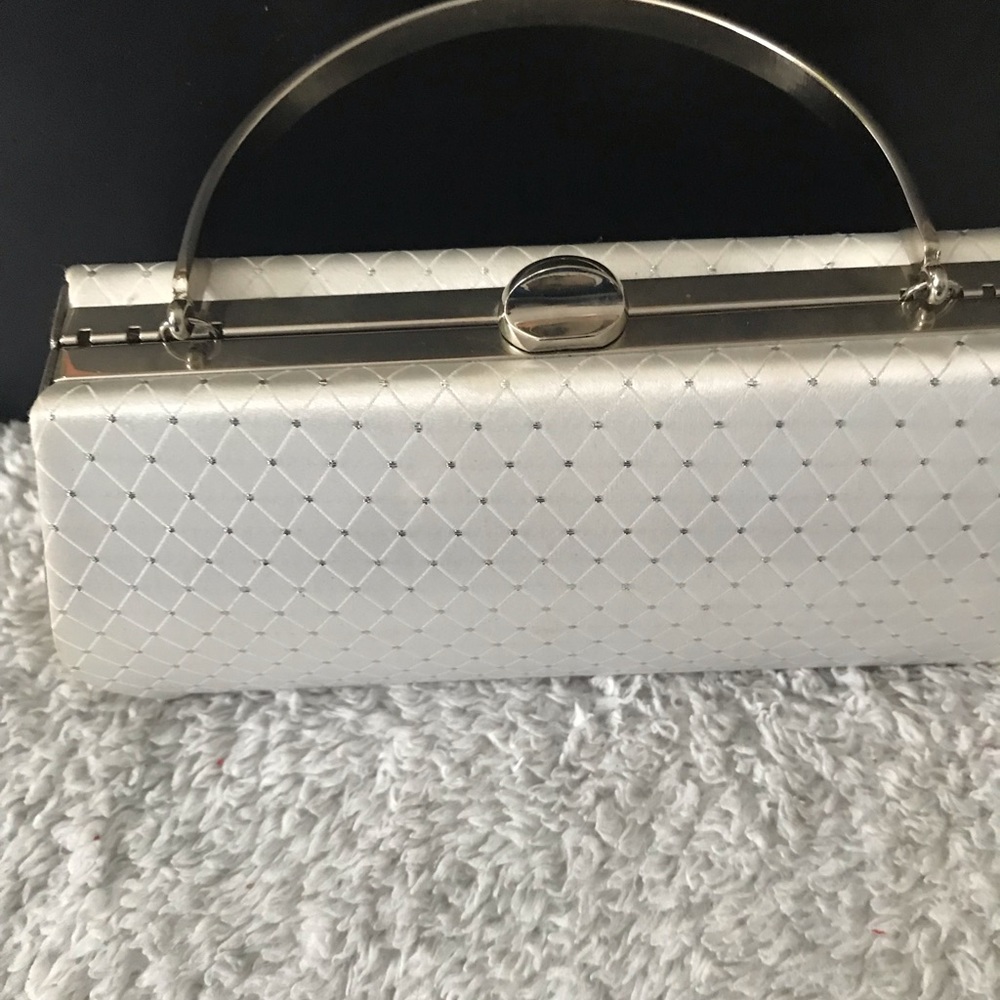 Purse - Picture 2 of 3